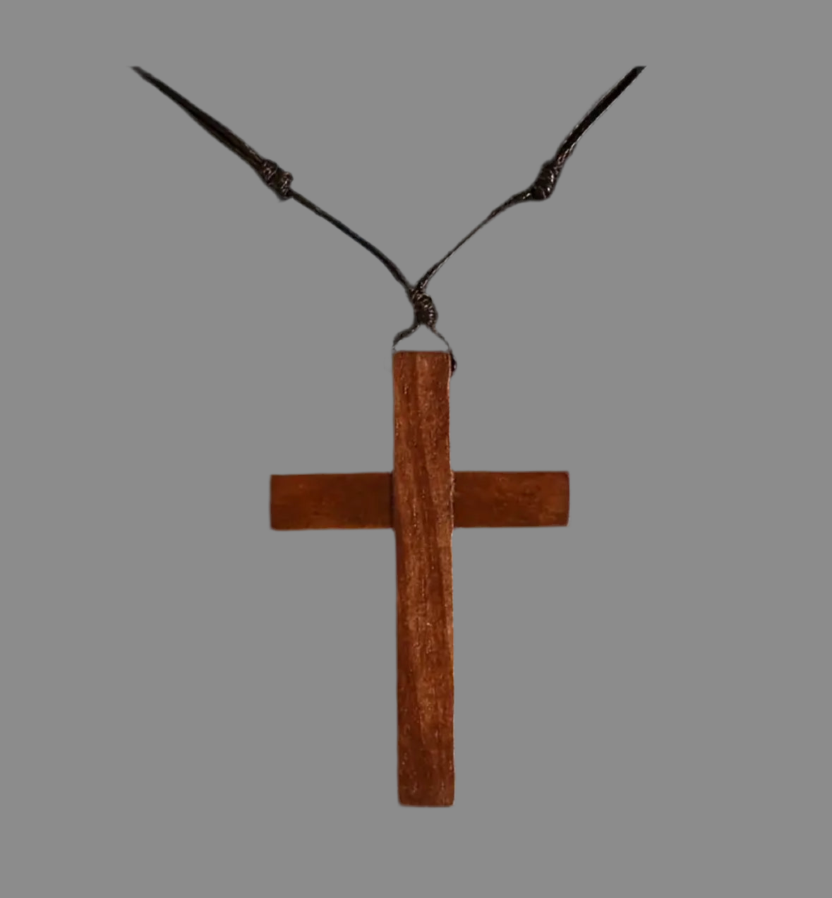 Collar de cruz de madera