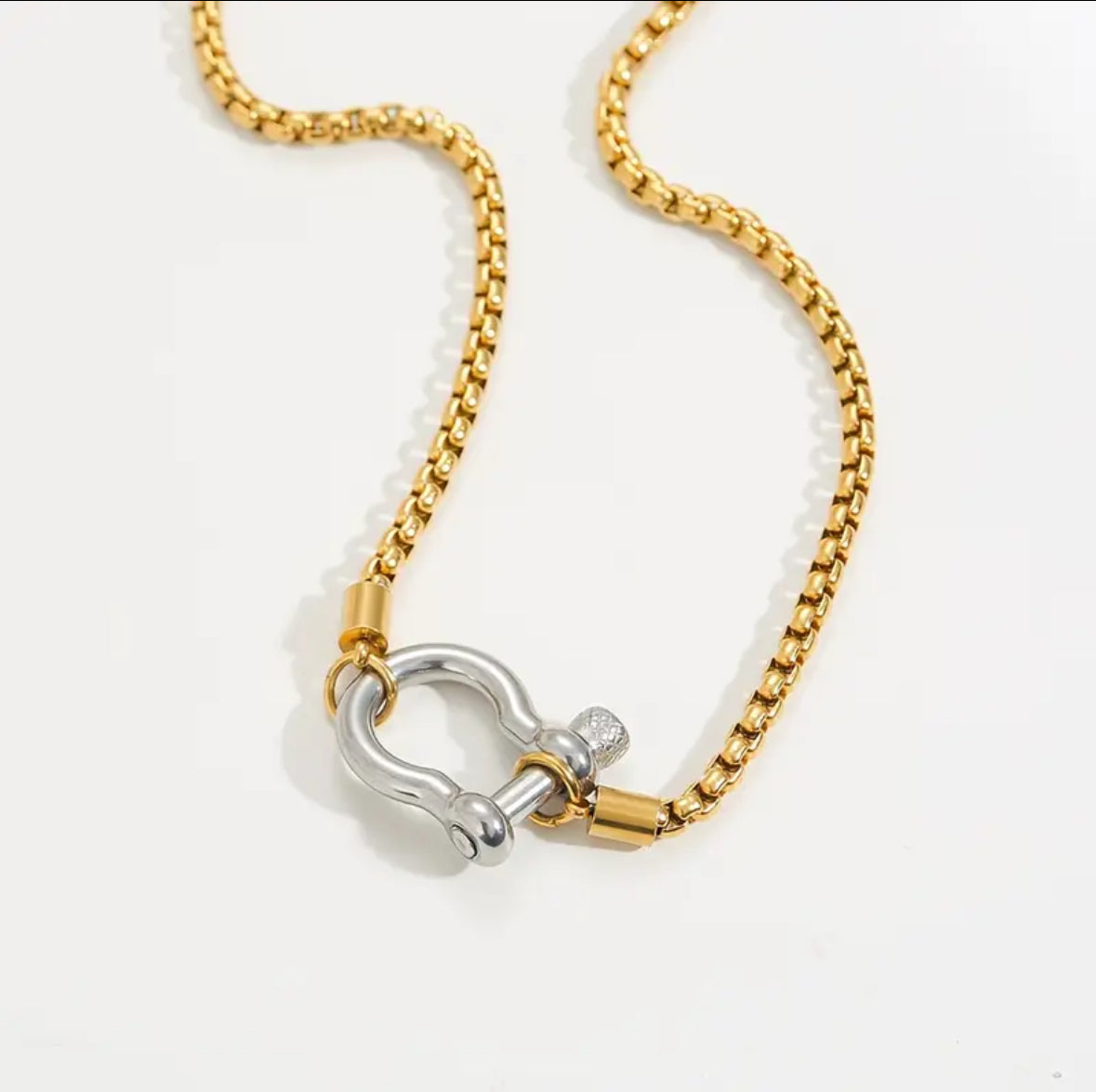 Collar herradura