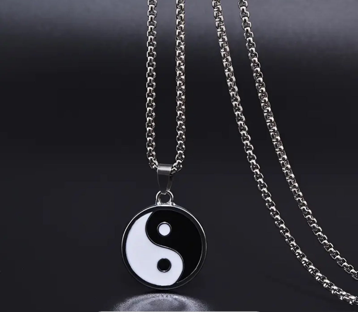 Collar yin yang