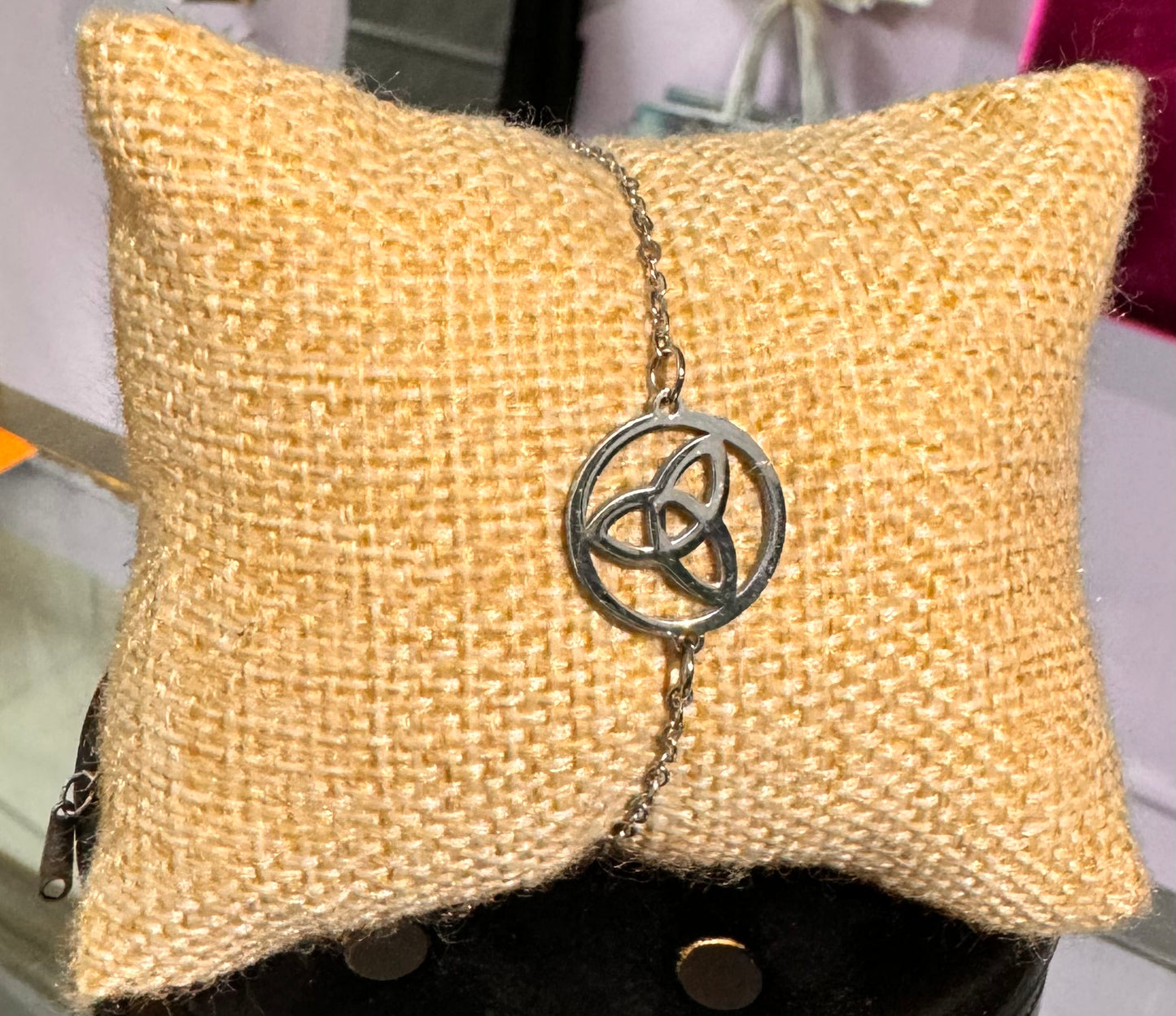 Pulsera Triqueta