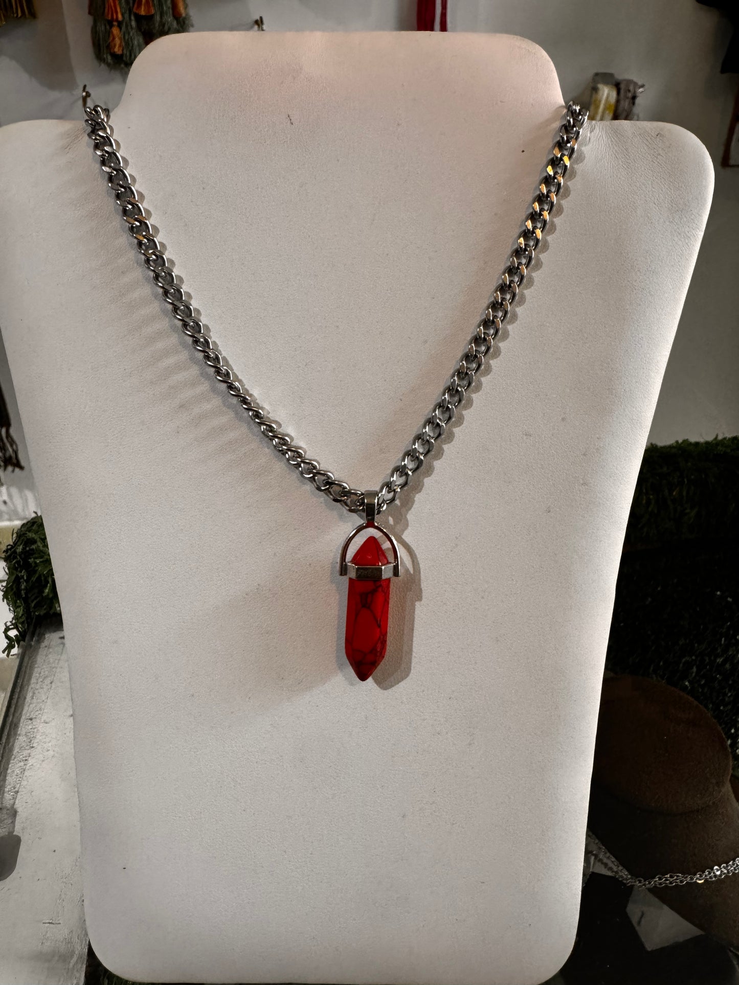 Collar con pendant de cristal