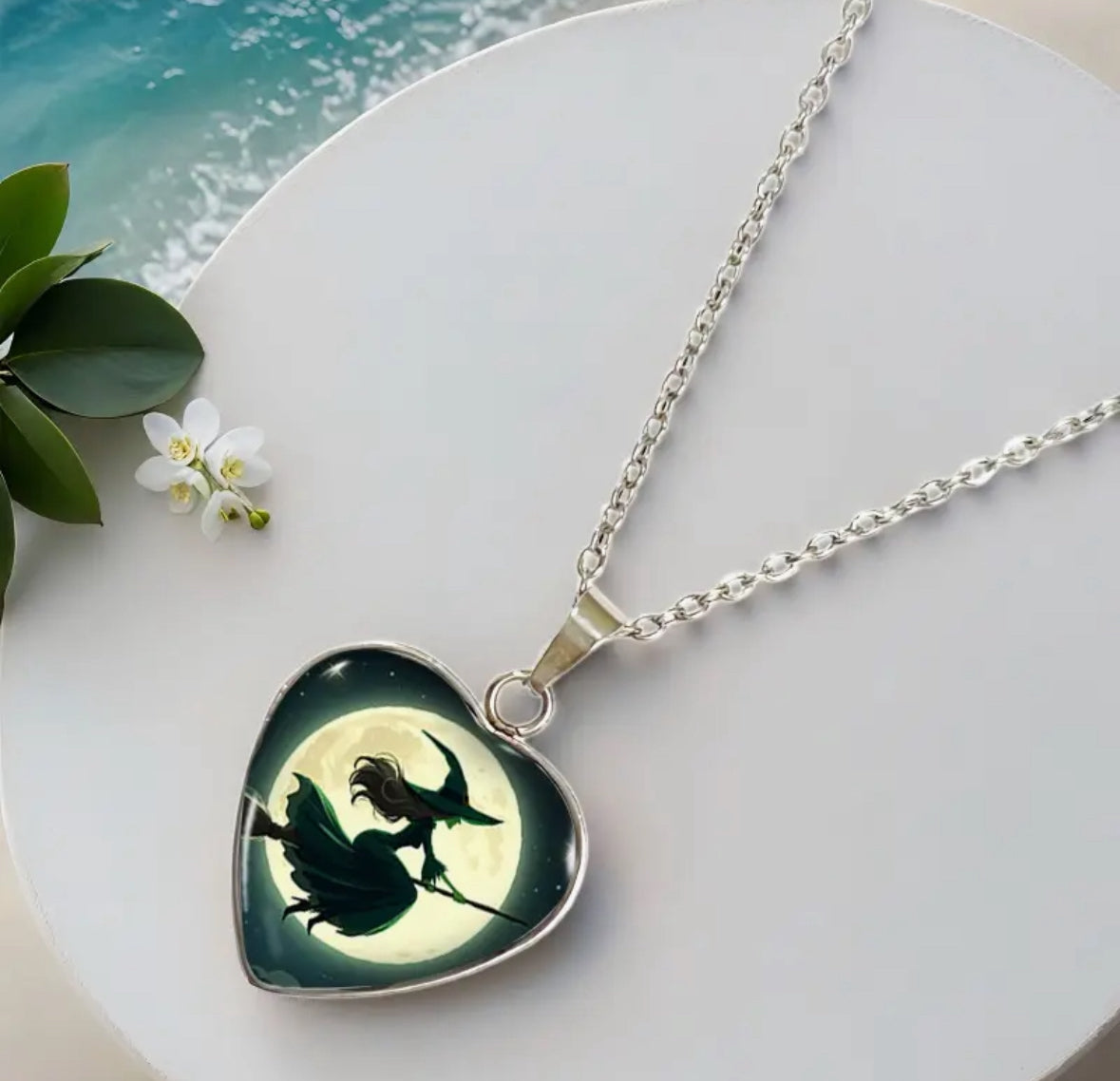 Collar de Luna llena y brujita
