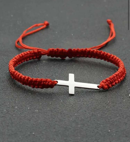 Pulsera trenzada con cruz