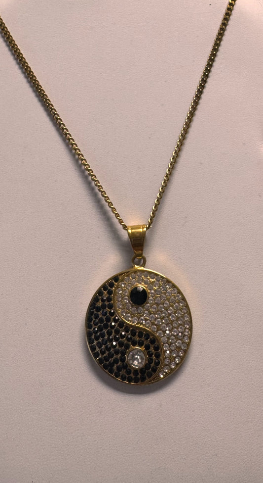 Collar ying yang
