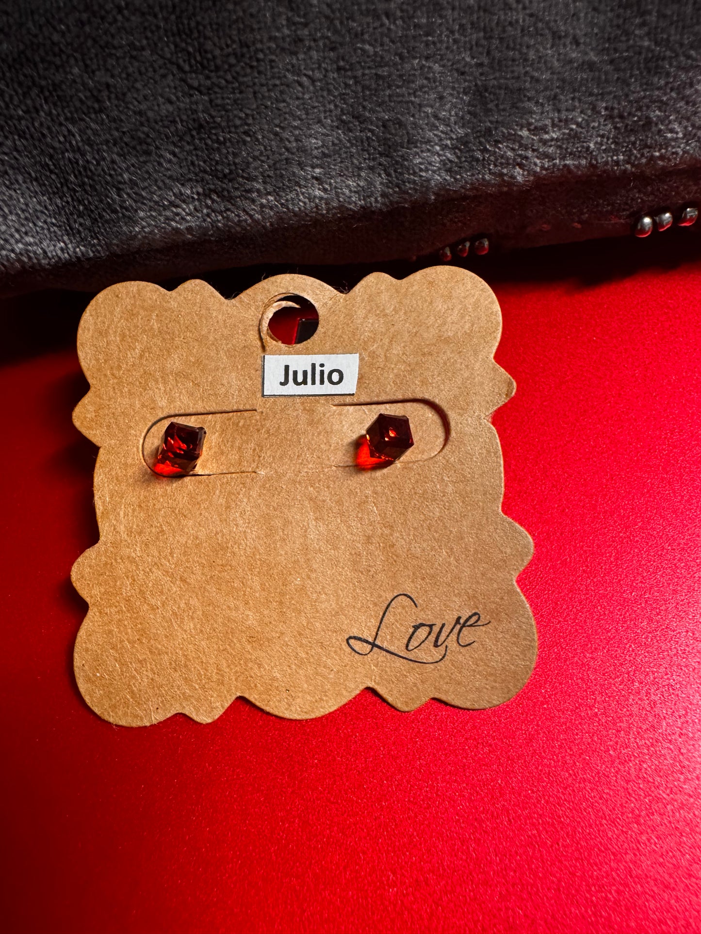 Aretes nacidos en julio